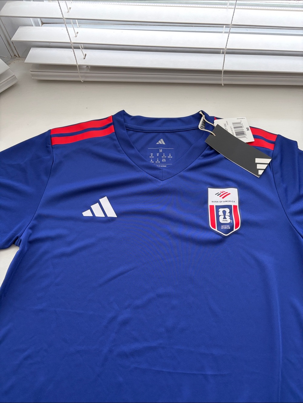 adidas Men’s Fifa Bank of America Soccer Jersey with Red Stripes size M
